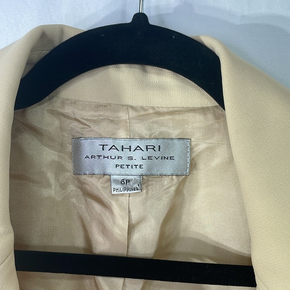 🧇nwt Tahari Arthur S Levine tan blazer with black contrast stitching. - Picture 2 of 3